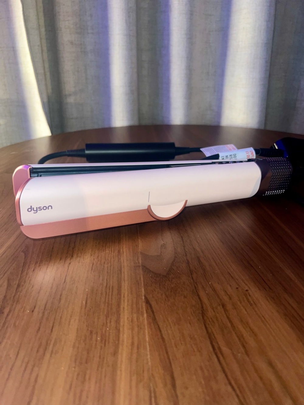 Dyson Airstrait